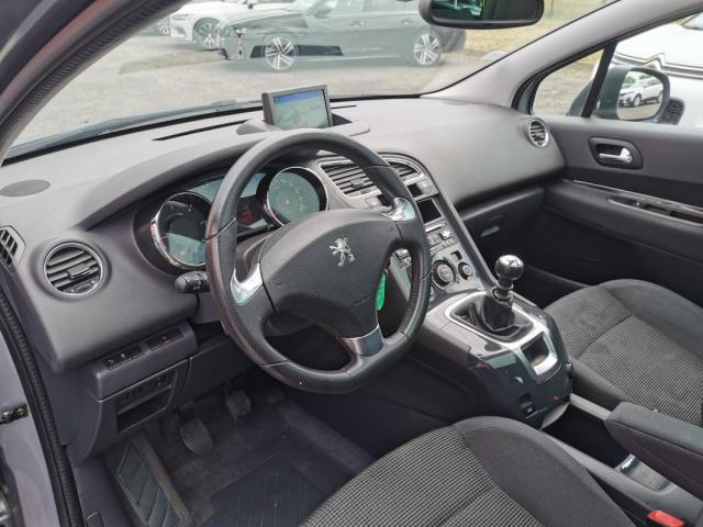 Peugeot 5008 image 2