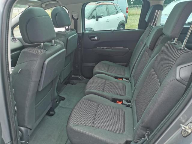 Peugeot 5008 image 4