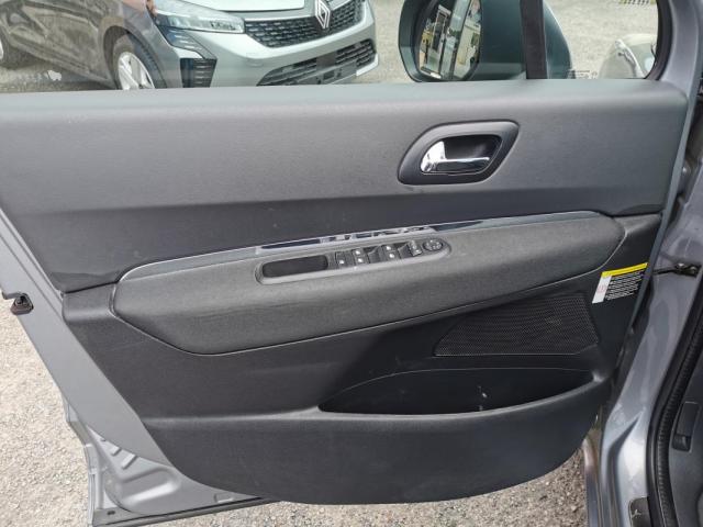Peugeot 5008 image 3