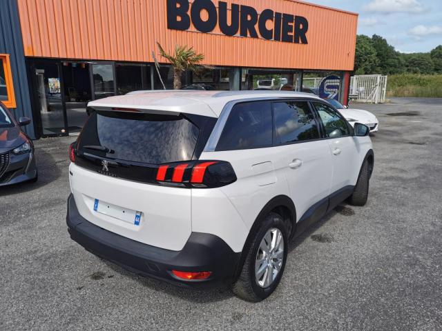 Peugeot 5008 image 2