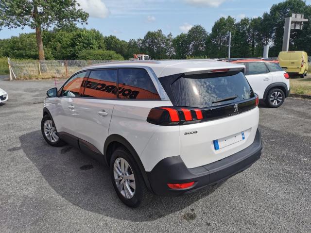 Peugeot 5008 image 3