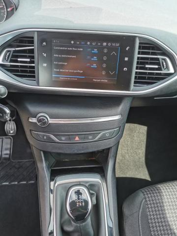 Peugeot 308 image 8
