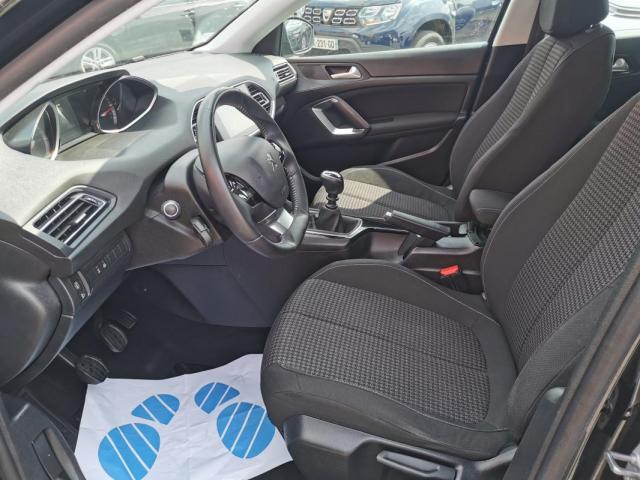 Peugeot 308 image 2