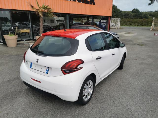 Peugeot 208 image 7