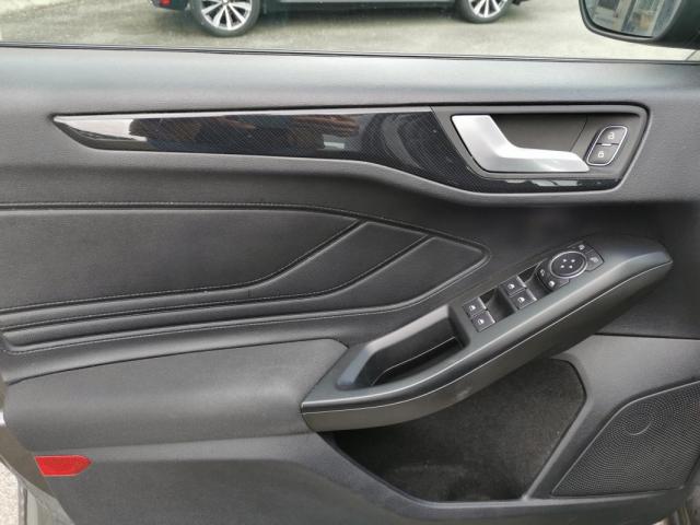 Ford Focus image 9