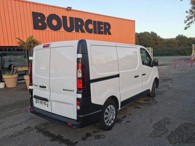 Renault Trafic image 2