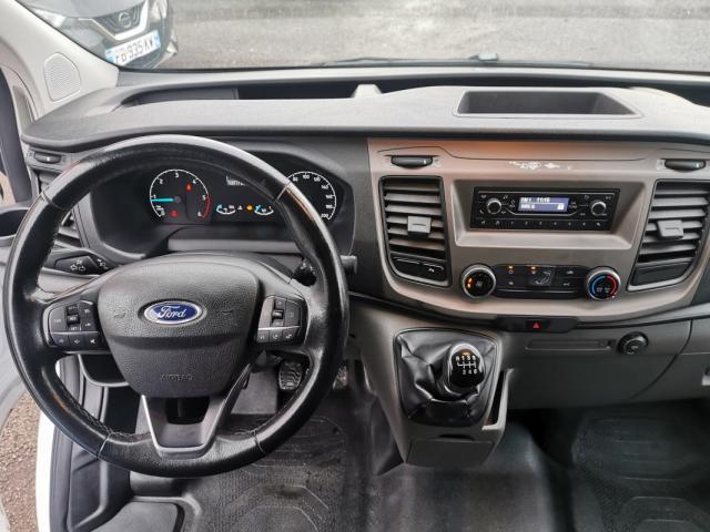 Ford Transit Custom image 3