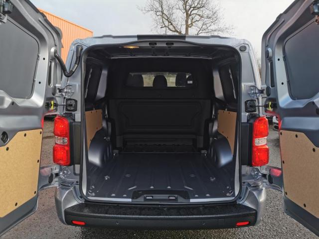 Citroen Jumpy image 9