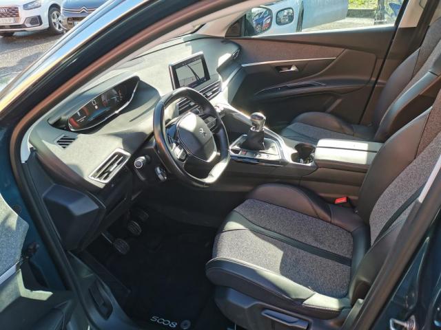 Peugeot 5008 image 1