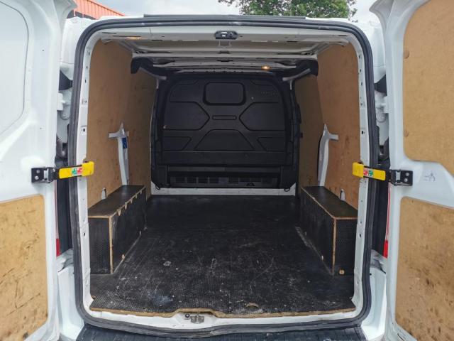 Ford Transit Custom image 2