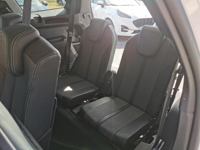 Peugeot 5008 image 1