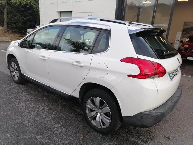 Peugeot 2008 image 2