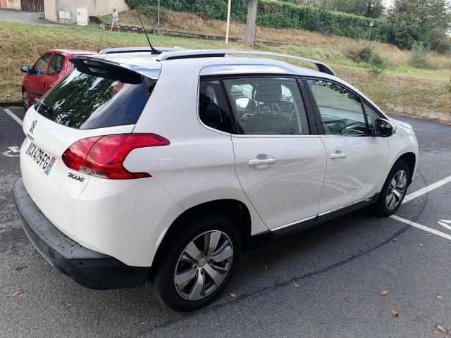 Peugeot 2008 image 7
