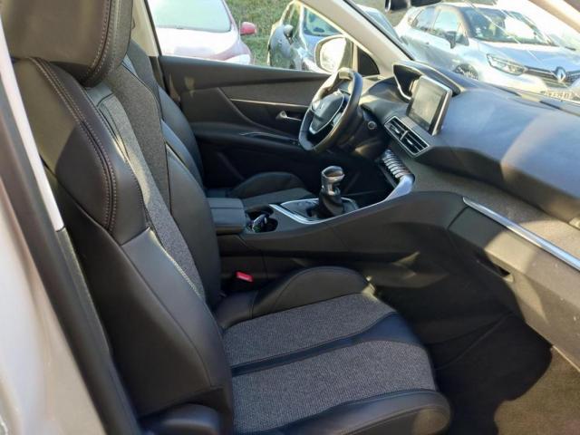 Peugeot 3008 image 8