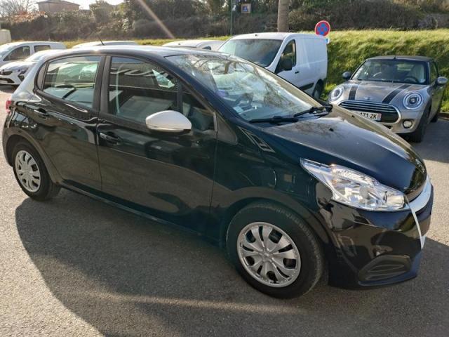 Peugeot 208 image 2