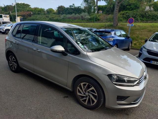 Volkswagen Golf Sportsvan image 2