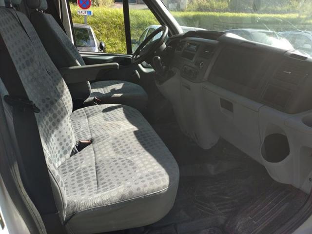 Ford Transit image 6