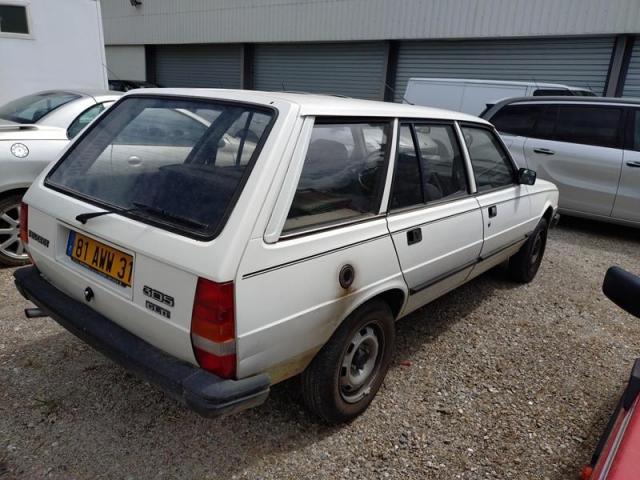 Peugeot 305 image 3