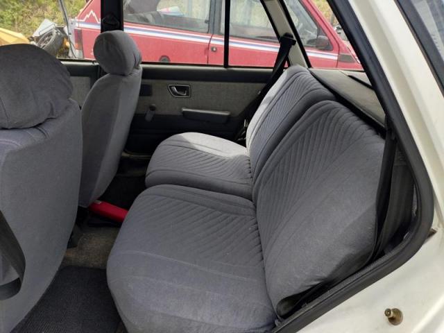 Peugeot 305 image 4