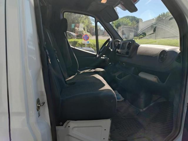 Mercedes Benz Sprinter image 1