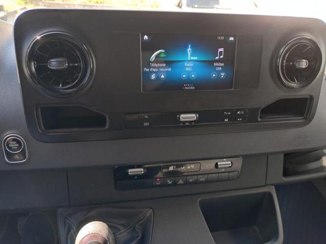 Mercedes Benz Sprinter image 3