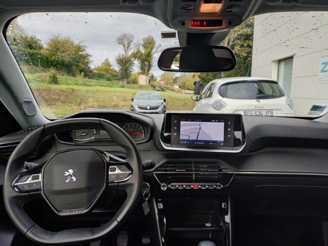 Peugeot 2008 image 8