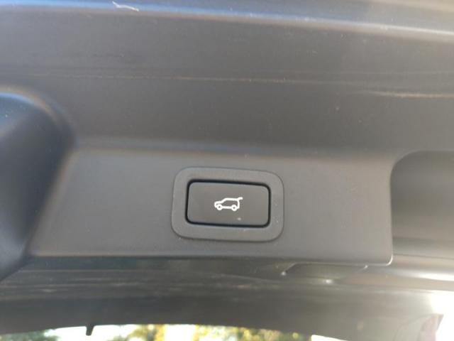 Jaguar F-Pace image 2