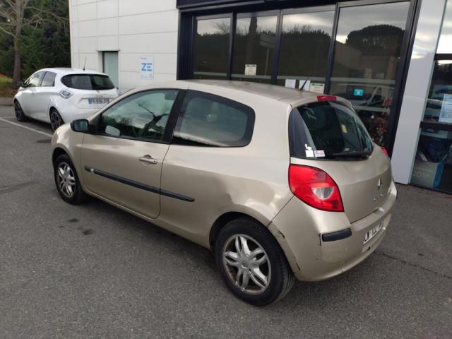 Renault Clio image 2