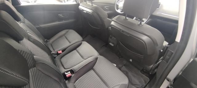Renault Grand Scénic image 2