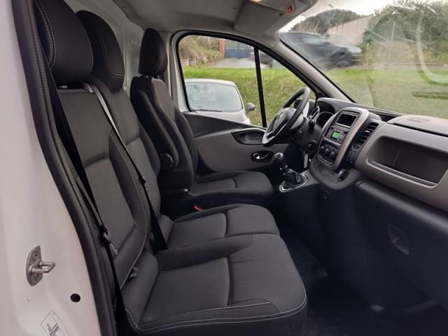 Renault Trafic image 2