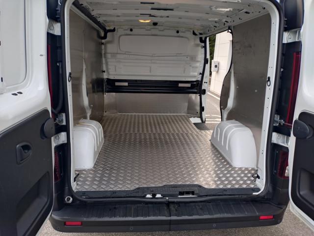 Renault Trafic image 1