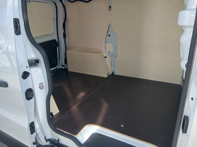Nissan Primastar image 6