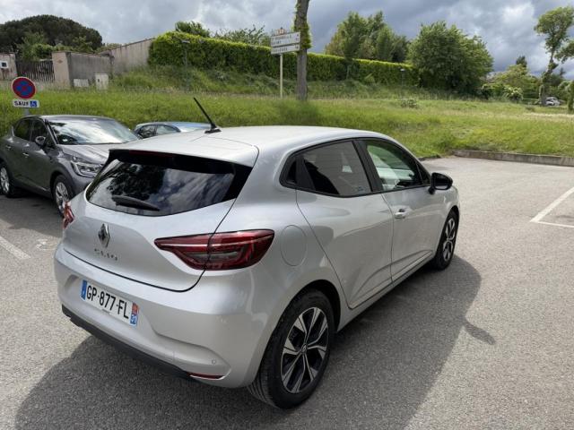 Renault Clio image 2