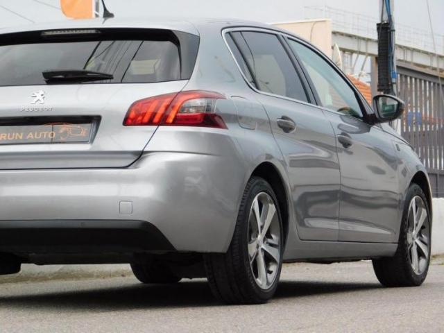 Peugeot 308 image 1