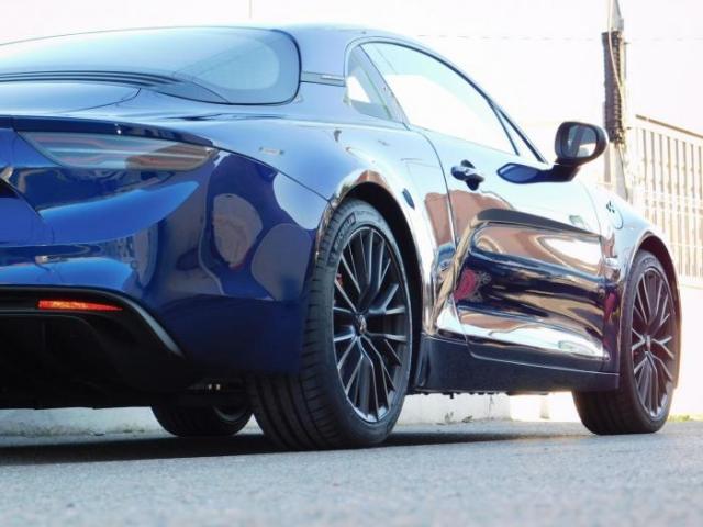 Alpine A110 image 2