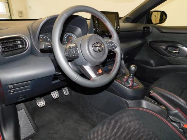 Toyota Yaris image 3