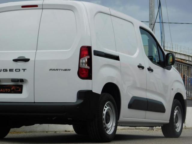 Peugeot Partner image 1