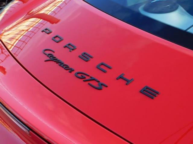 Porsche Cayman image 3