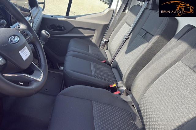 Ford Transit image 4