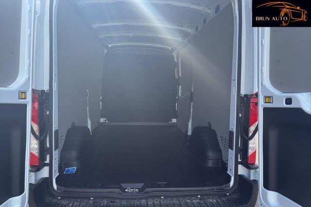 Ford Transit image 5