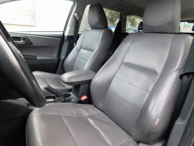 Toyota Auris image 8