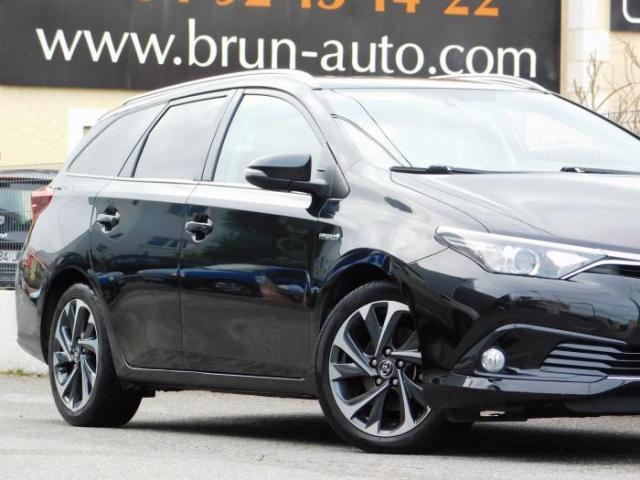 Toyota Auris image 9