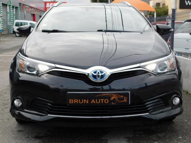 Toyota Auris image 2