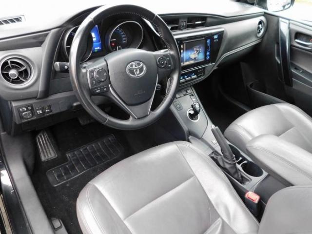 Toyota Auris image 1