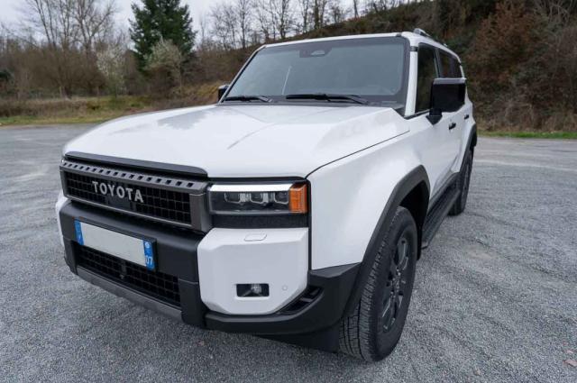 Toyota Land Cruiser image 5