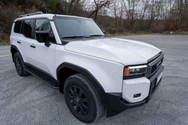 Toyota Land Cruiser image 2