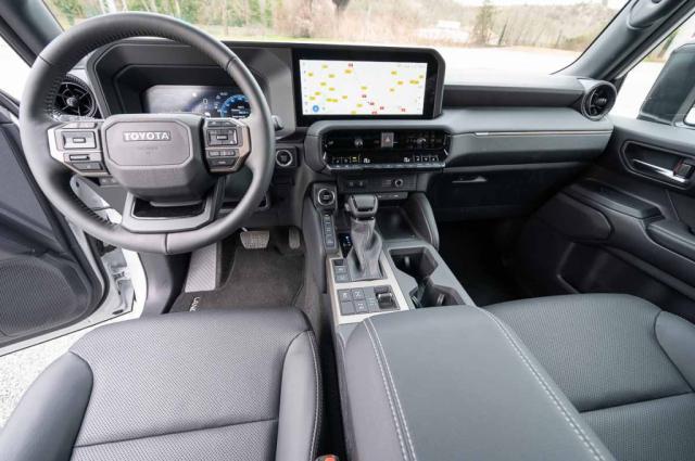 Toyota Land Cruiser image 3