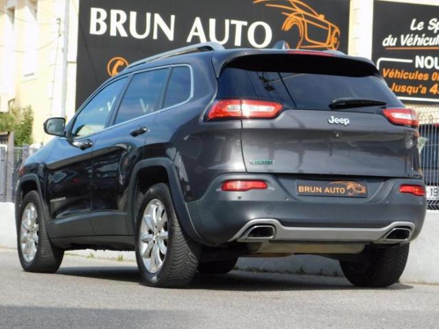 Jeep Cherokee image 4
