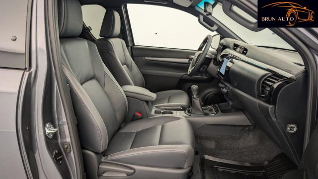 Toyota Hilux image 4