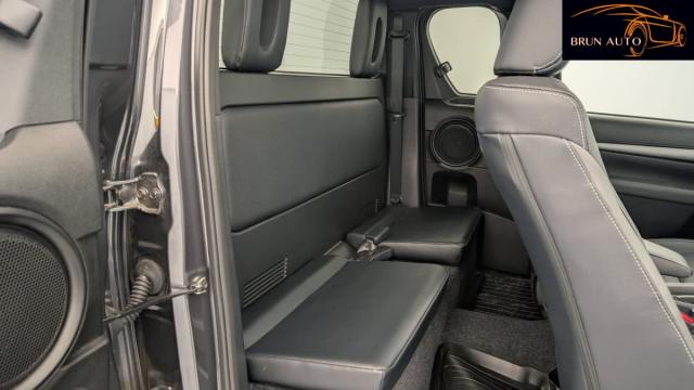 Toyota Hilux image 5
